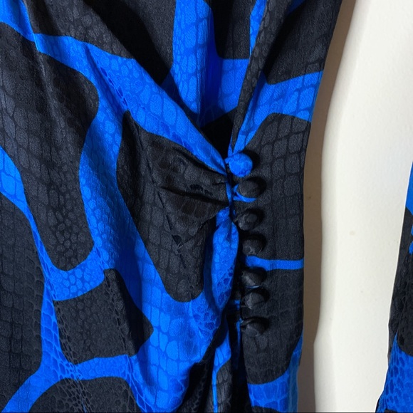 Vintage Flora Kung Silk Wrap Dress size 6 Petites - Picture 5 of 16